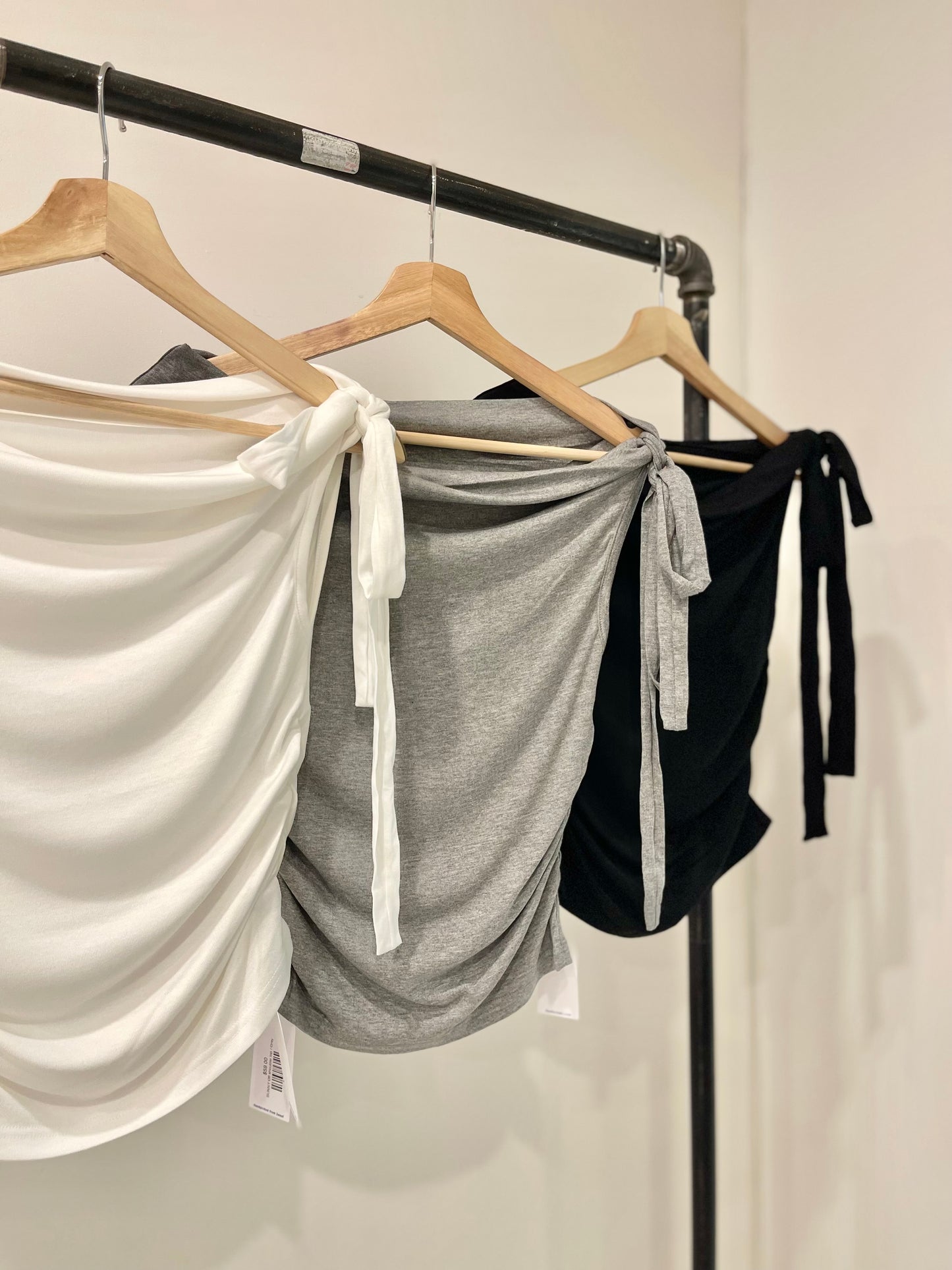 SUNNY Off shoulder top
