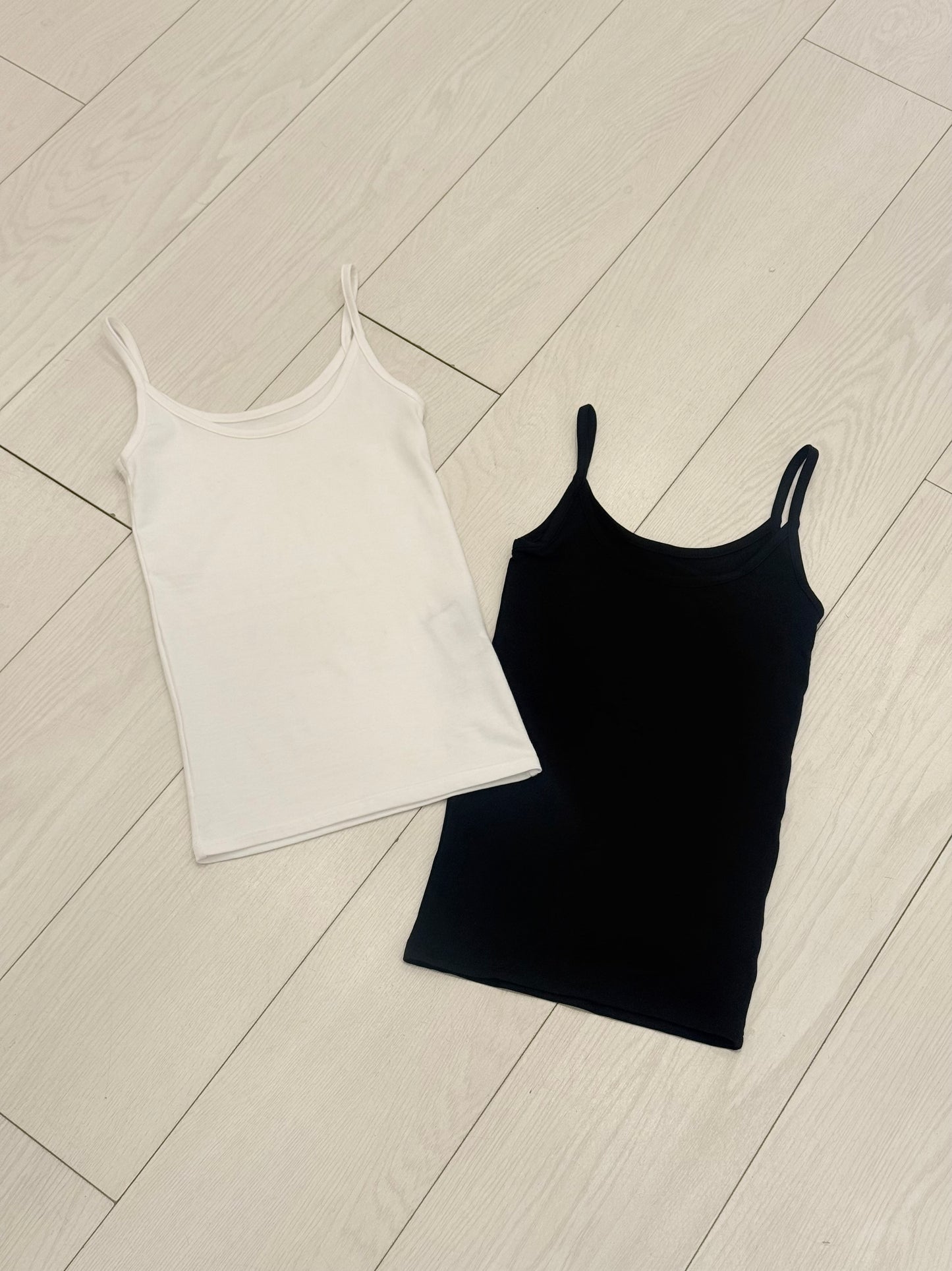 BUSY Basic tanktop