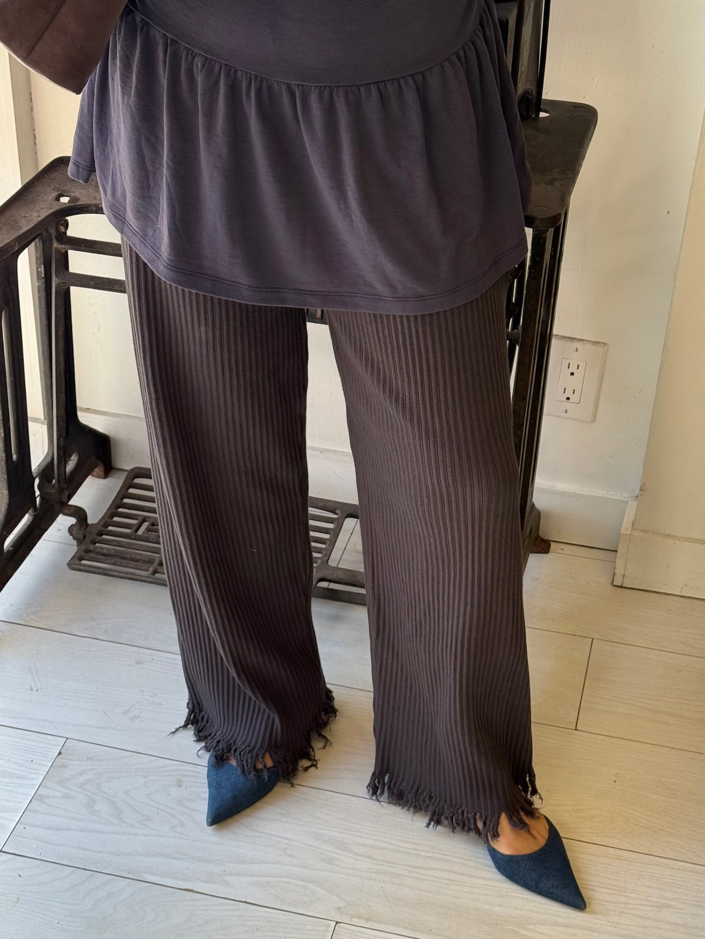 NXDIA Frayed ribbed pants