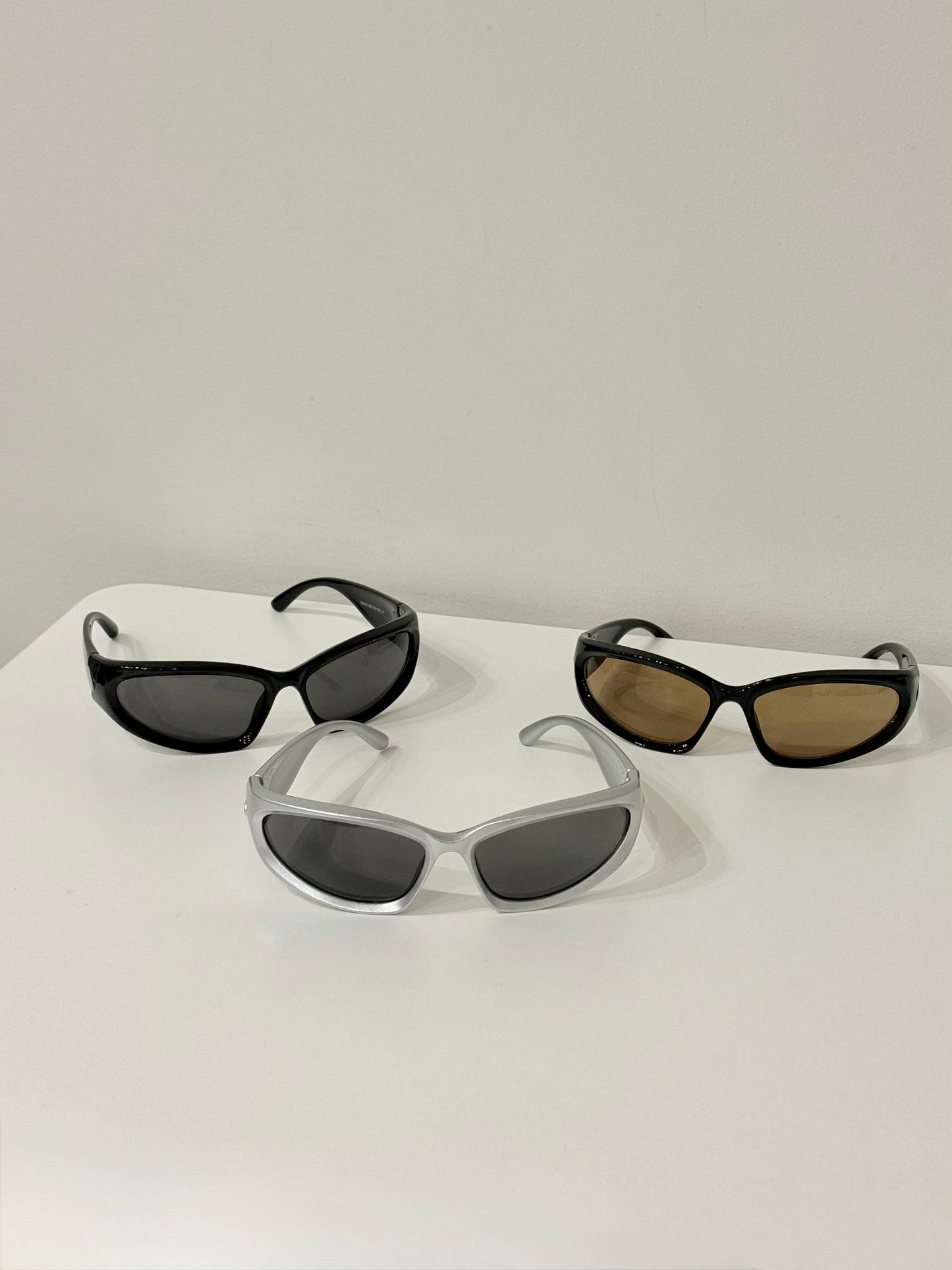 Y2K Oval racer sunnies