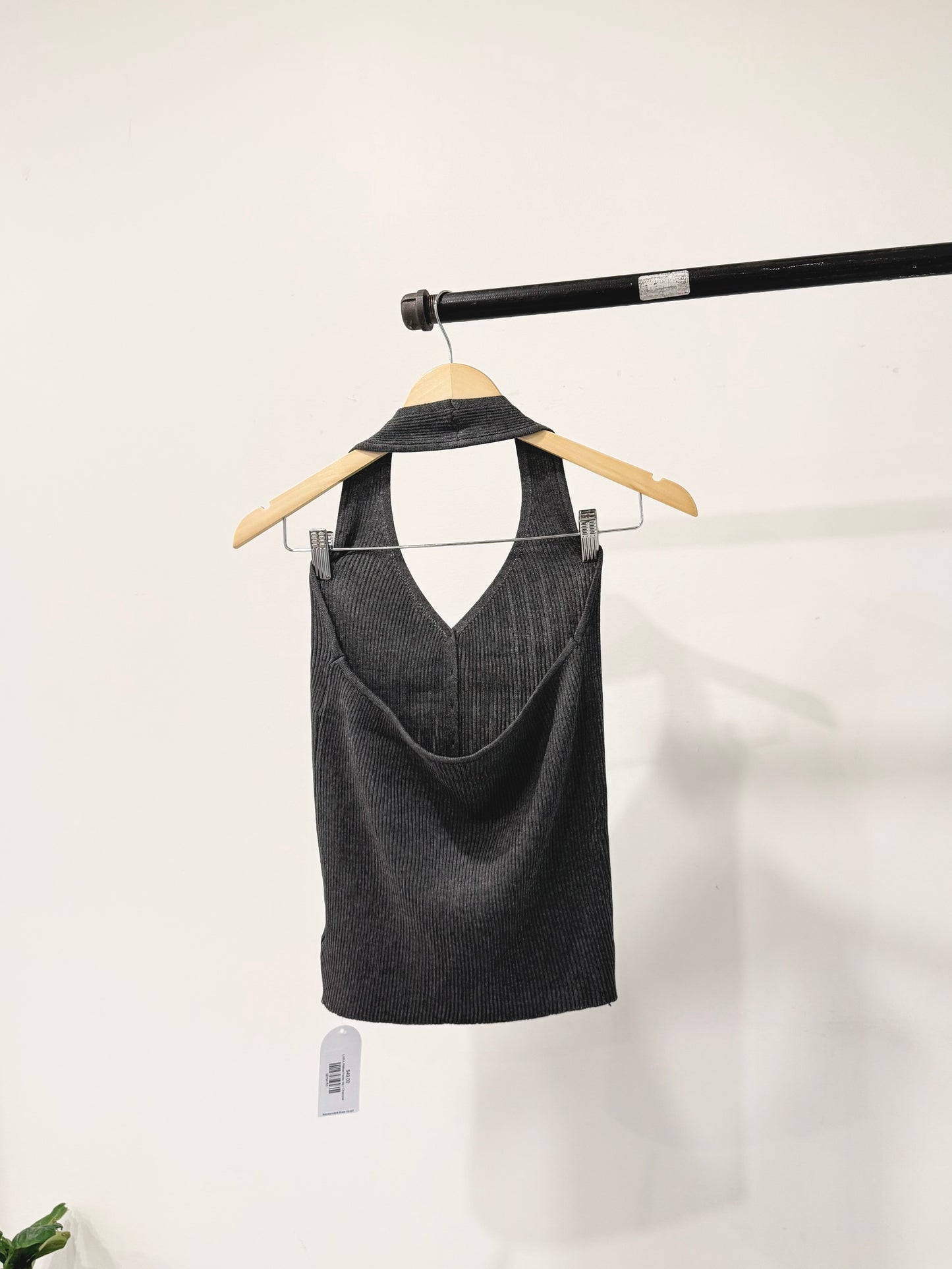 LARA Ribbed halter top