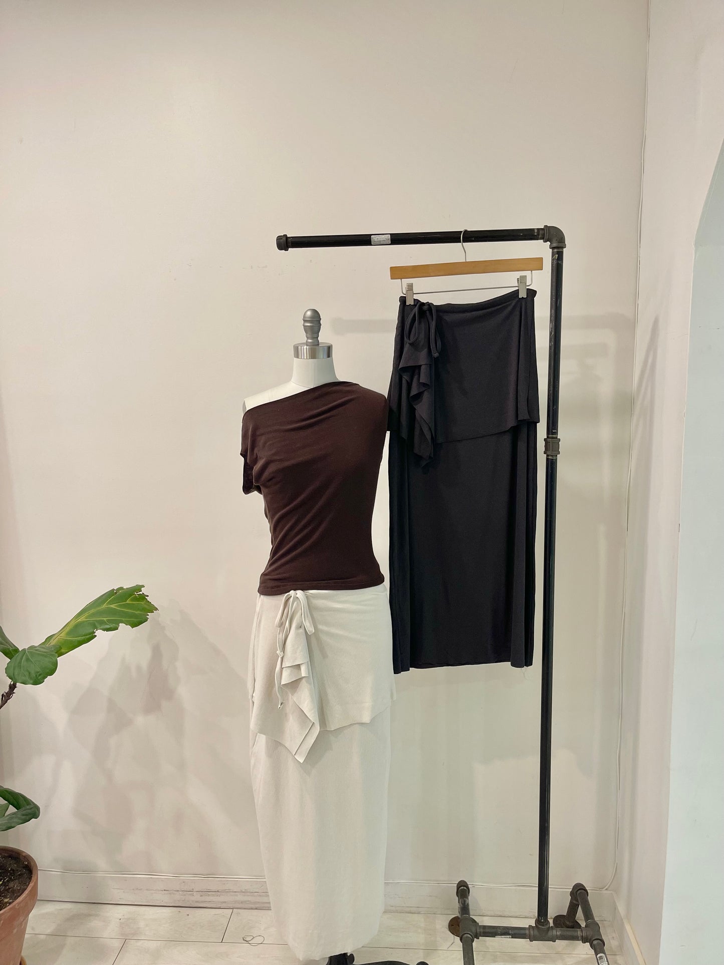 HARLOW Drawstring maxi skirt