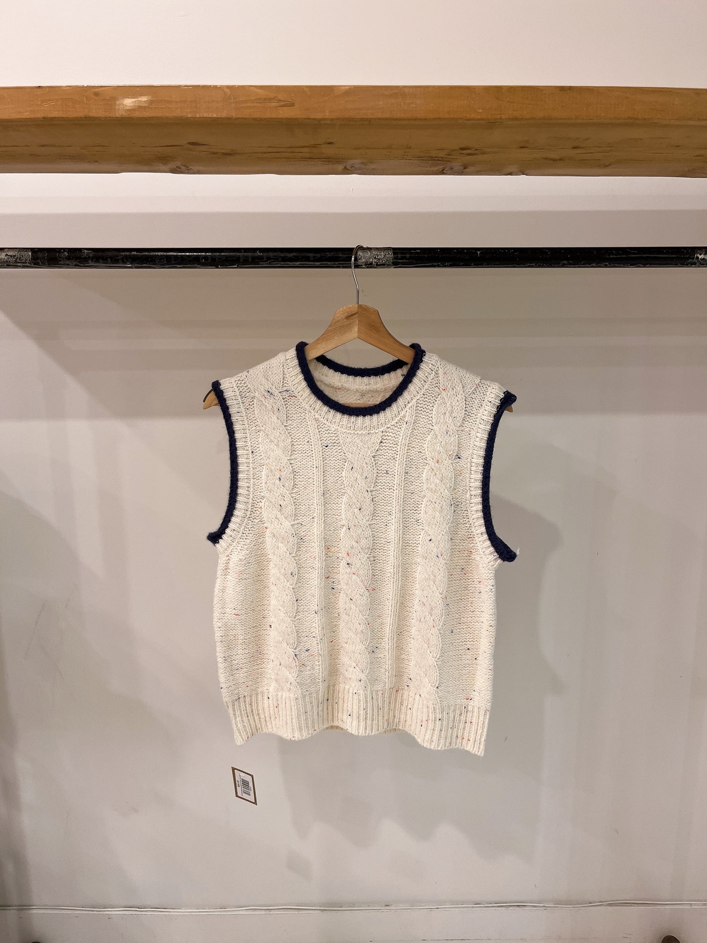 GAROM Speckled cable-knit vest