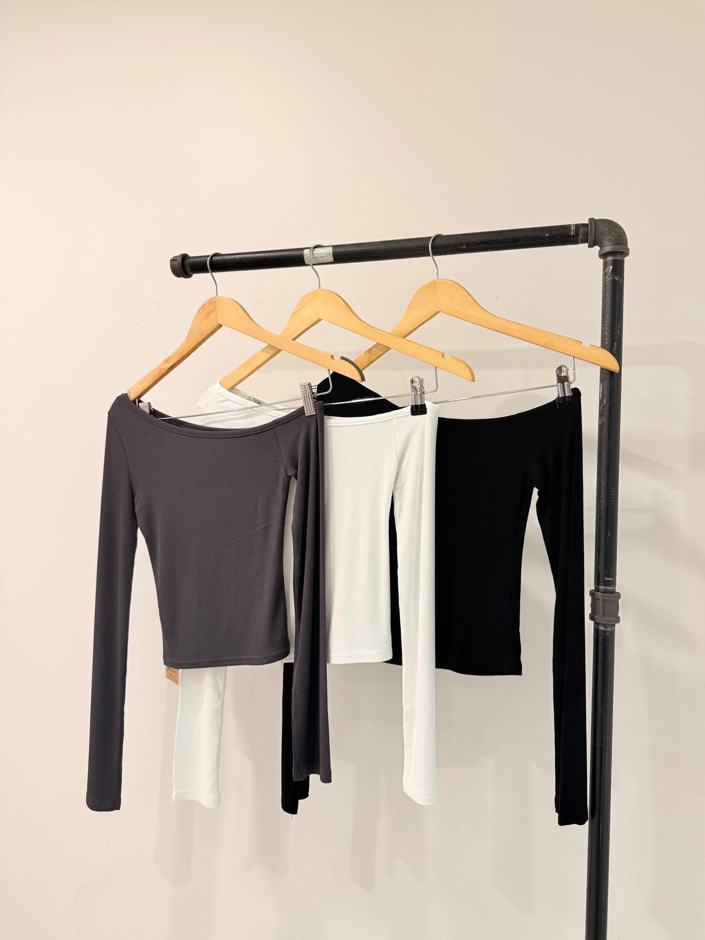 LEGAL One shoulder tee