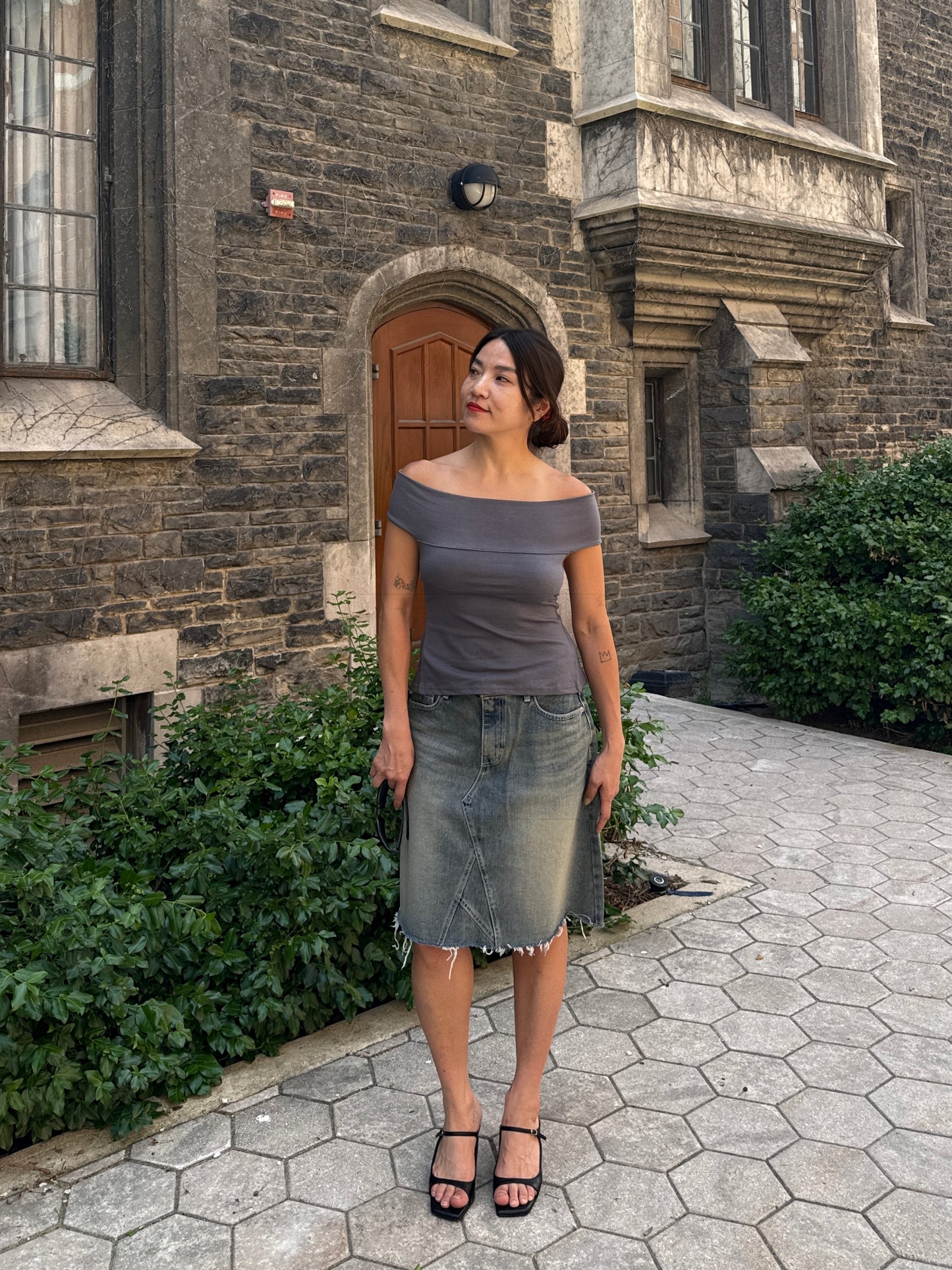 INES Off-shoulder tie-back top