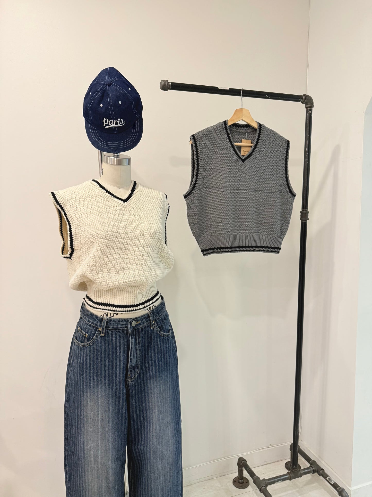 KIND Knit vest