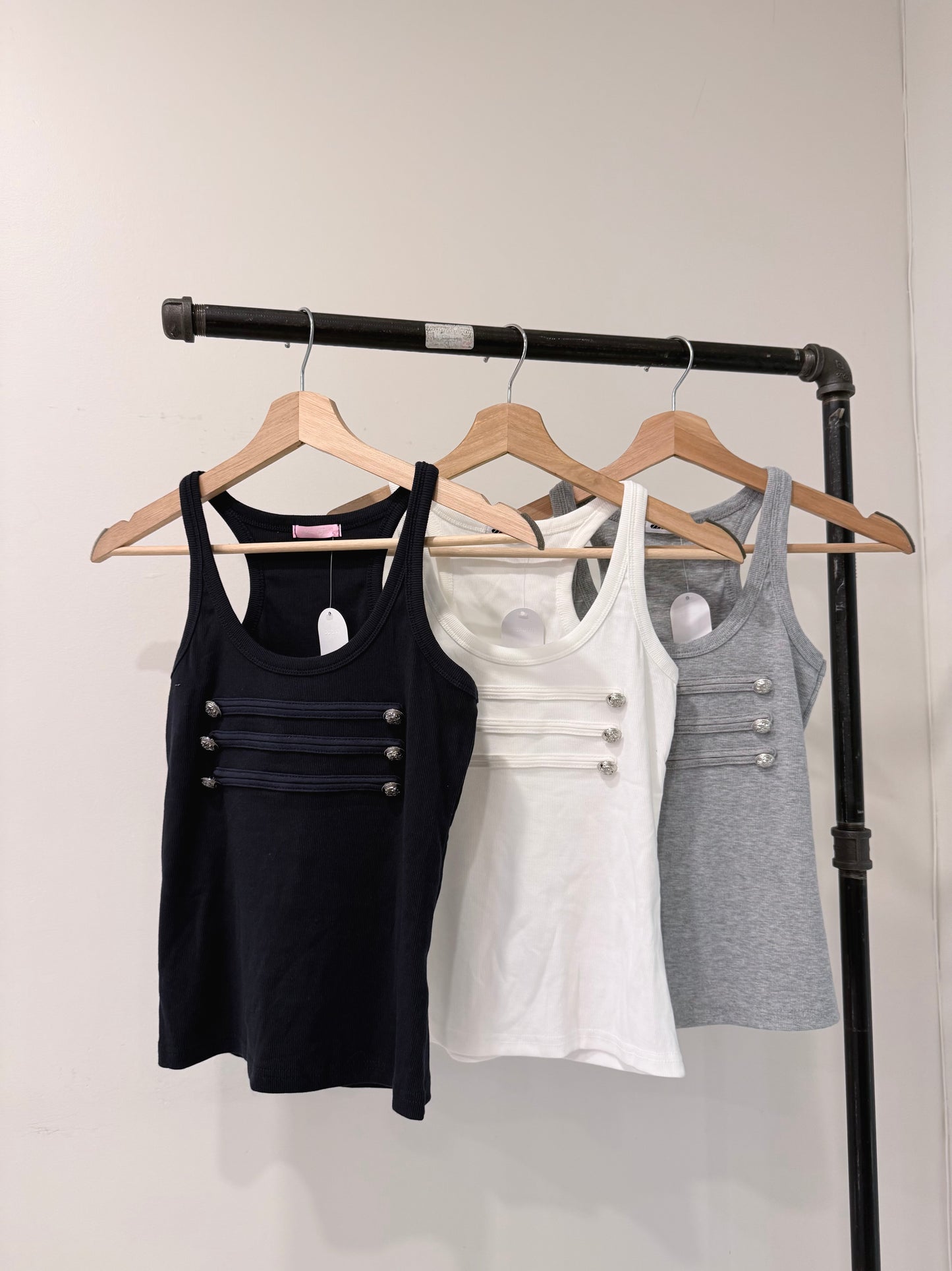 DELIA Button-trim tank