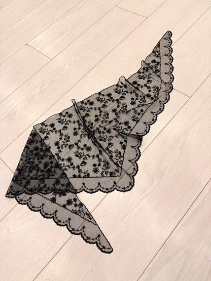 HUE Large triangle scarf