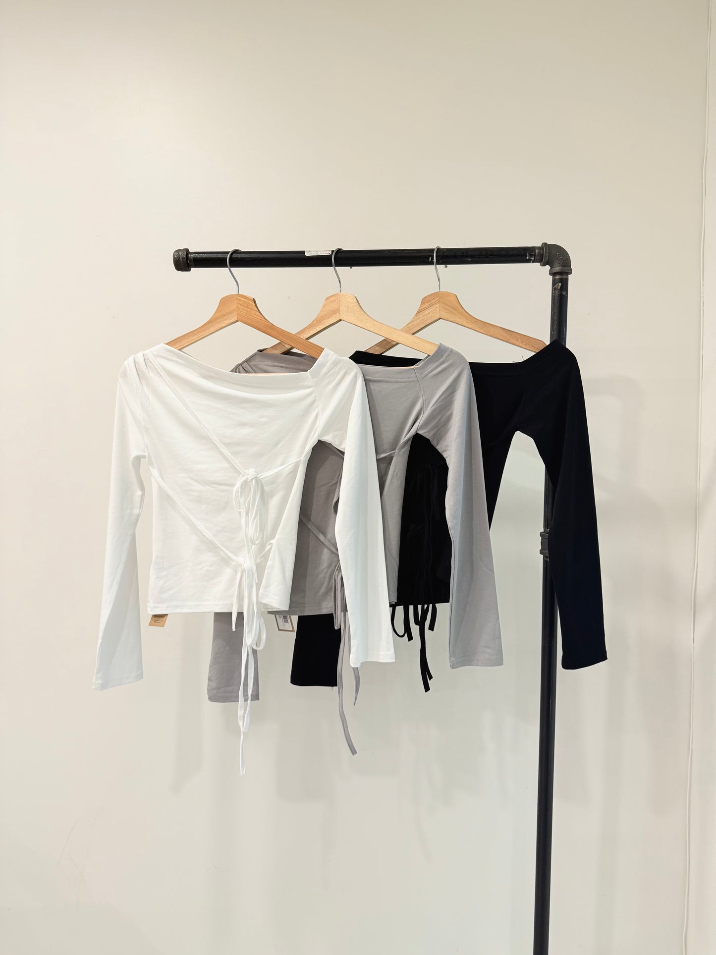 IZZY Off shoulder tie top