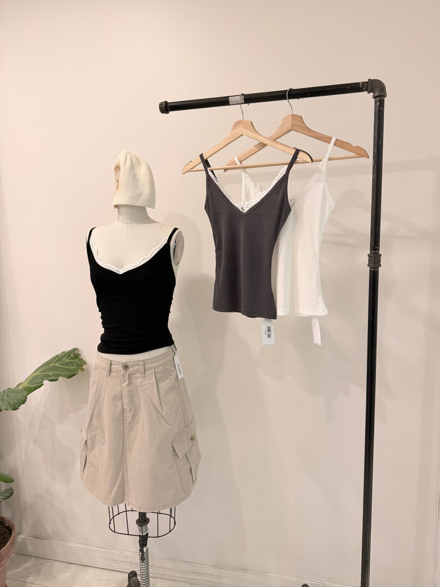 COLE Lacy neckline tanktop