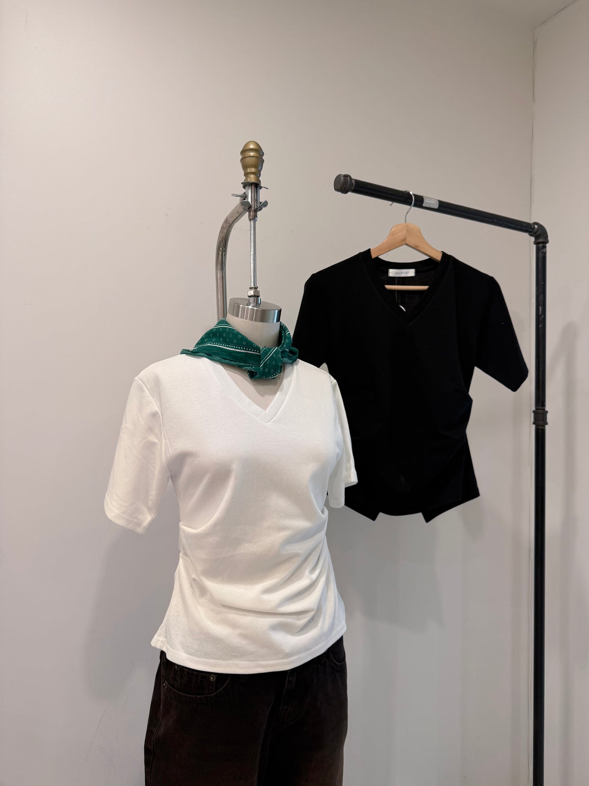 SYBIL V-neck tee