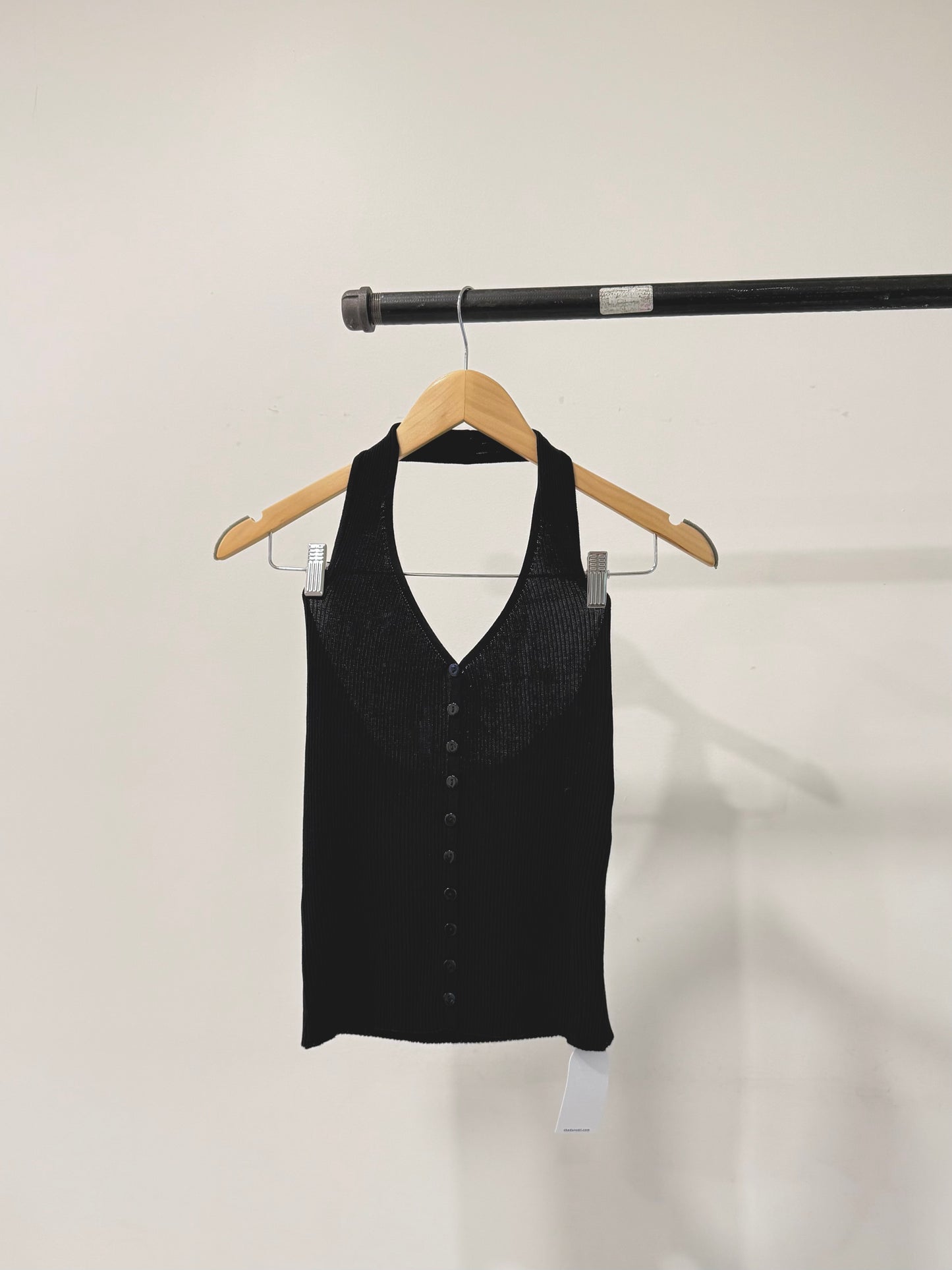 LARA Ribbed halter top
