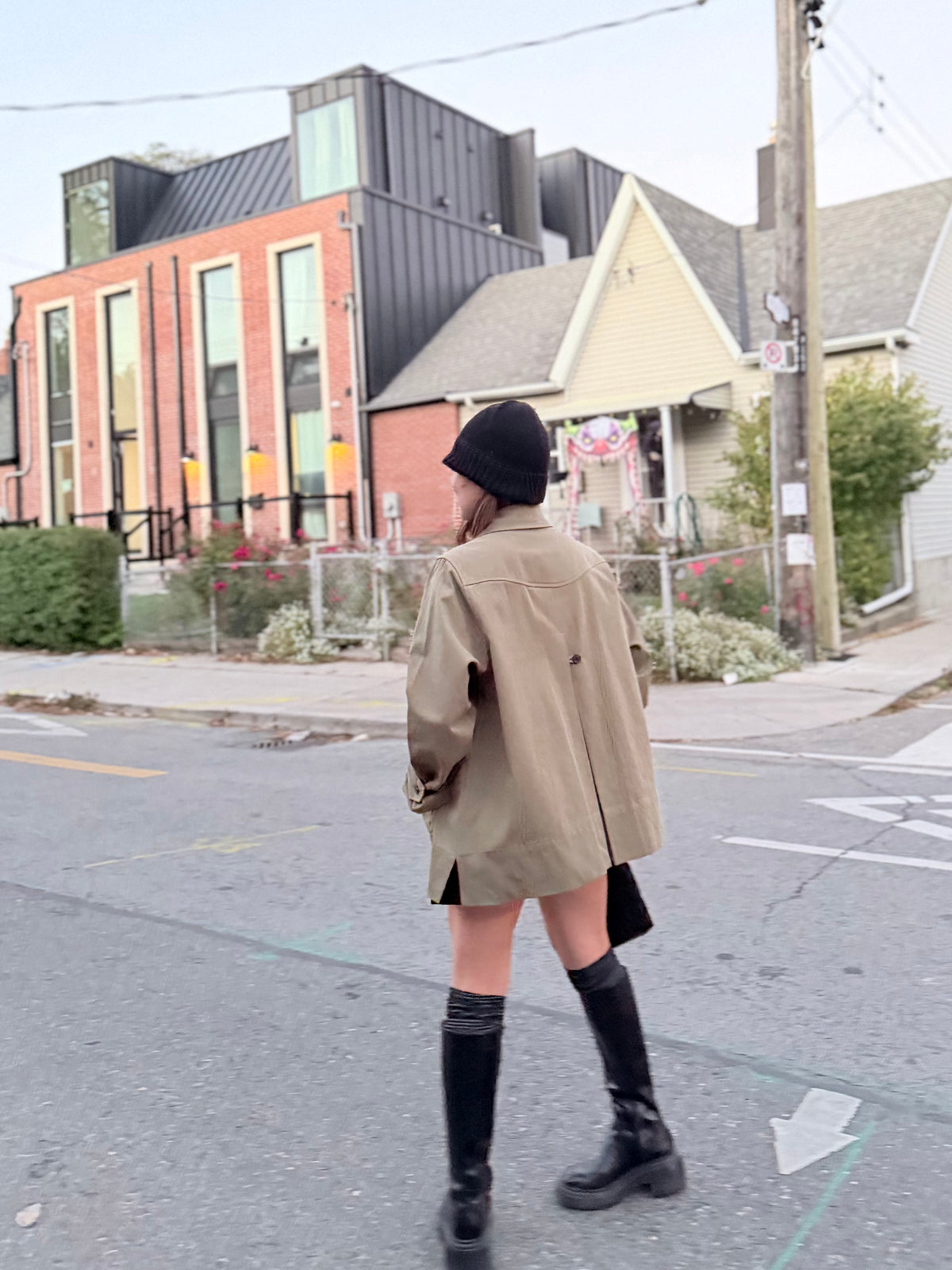 AUDRA Cropped trench