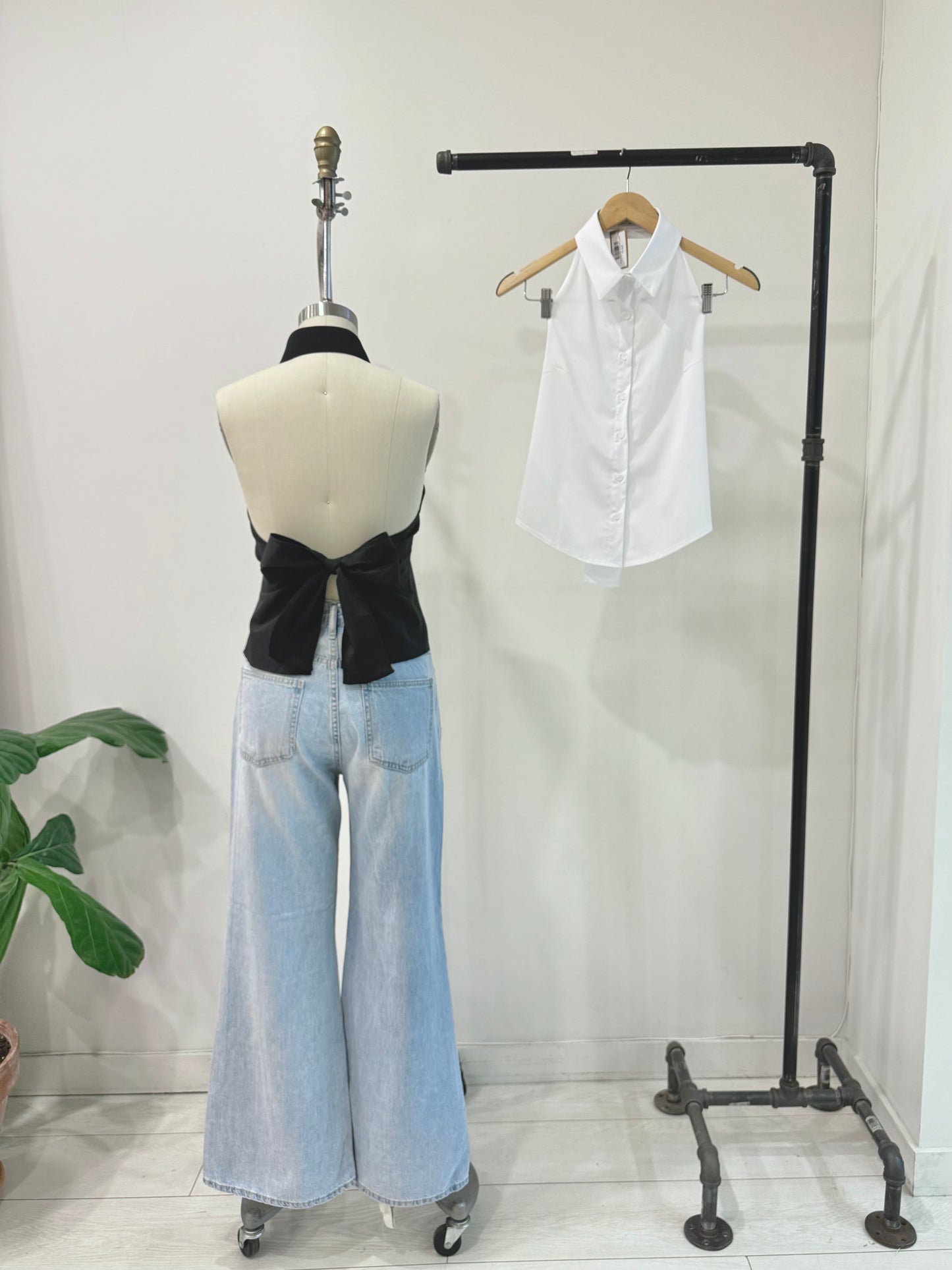 DASHA Backless halter shirt