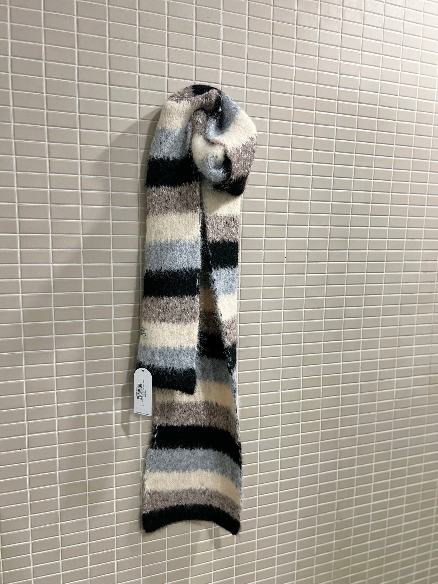 IMAGINE Fuzzy stripe scarf