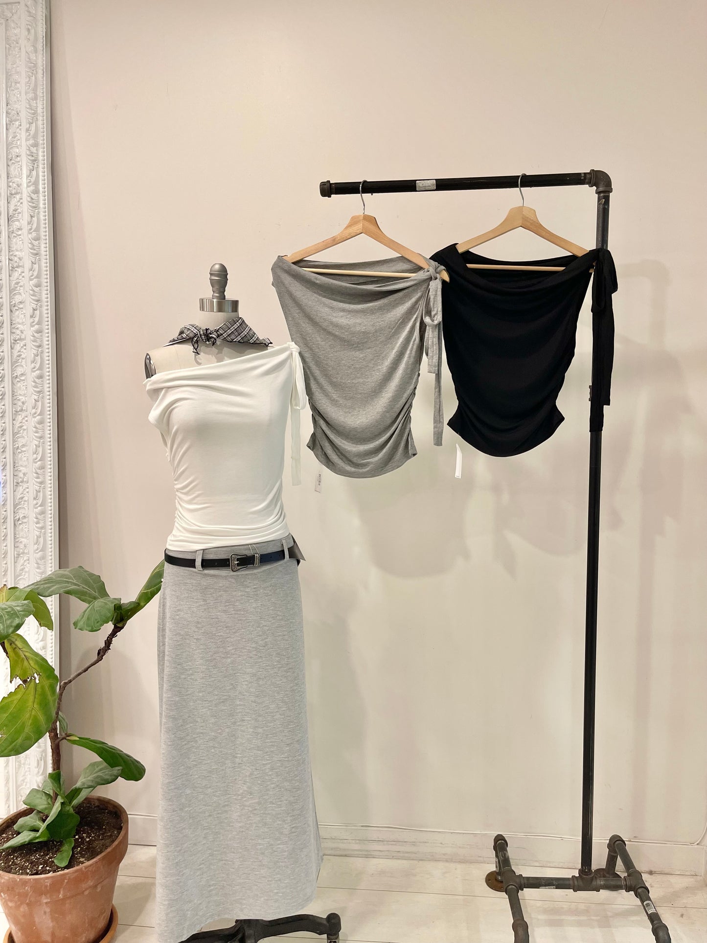 SUNNY Off shoulder top