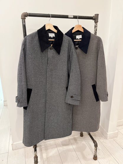 MAAS Contrast collar wool coat