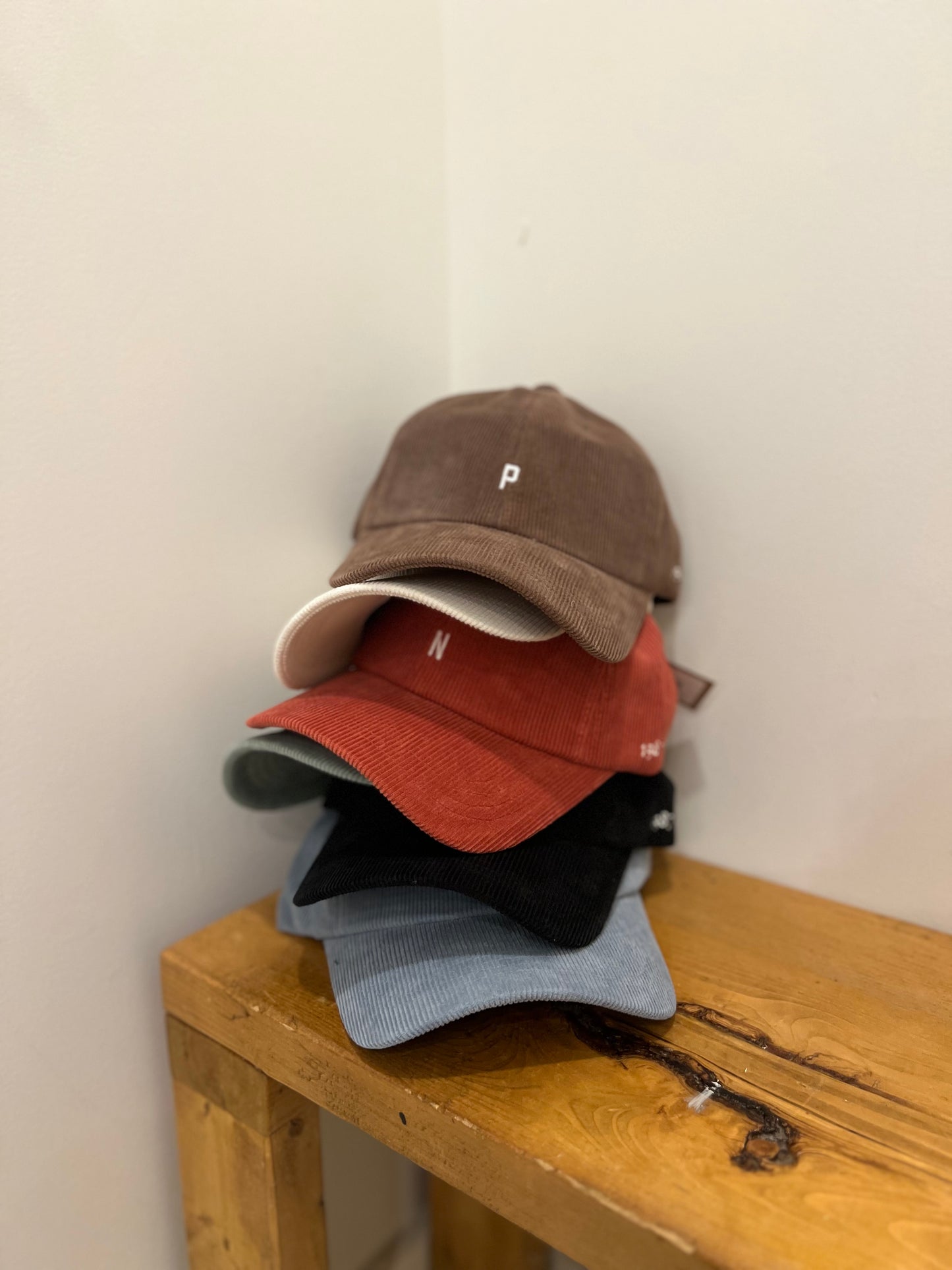 VARO Initial corduroy cap