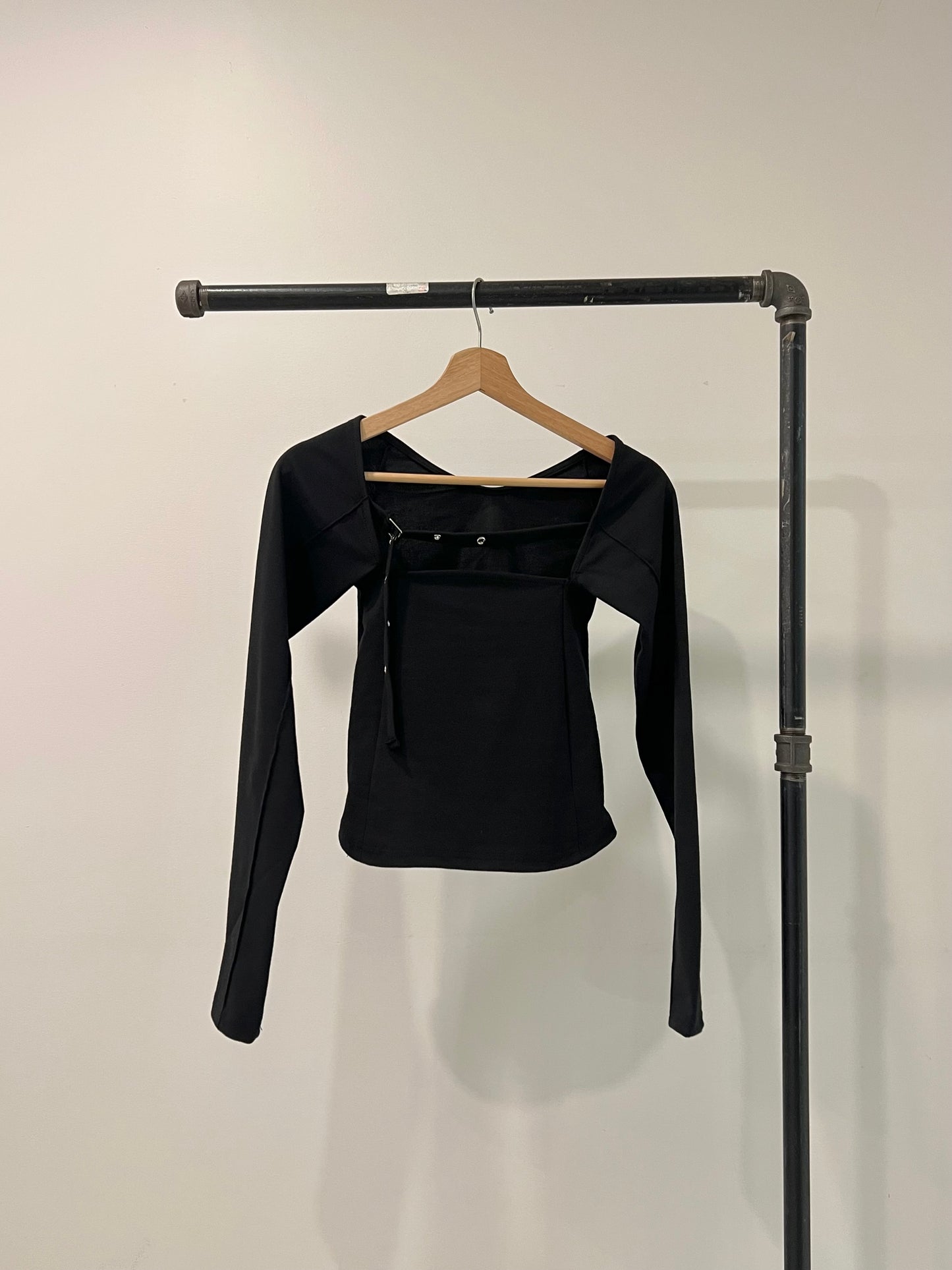 RUDY Belted neckline top