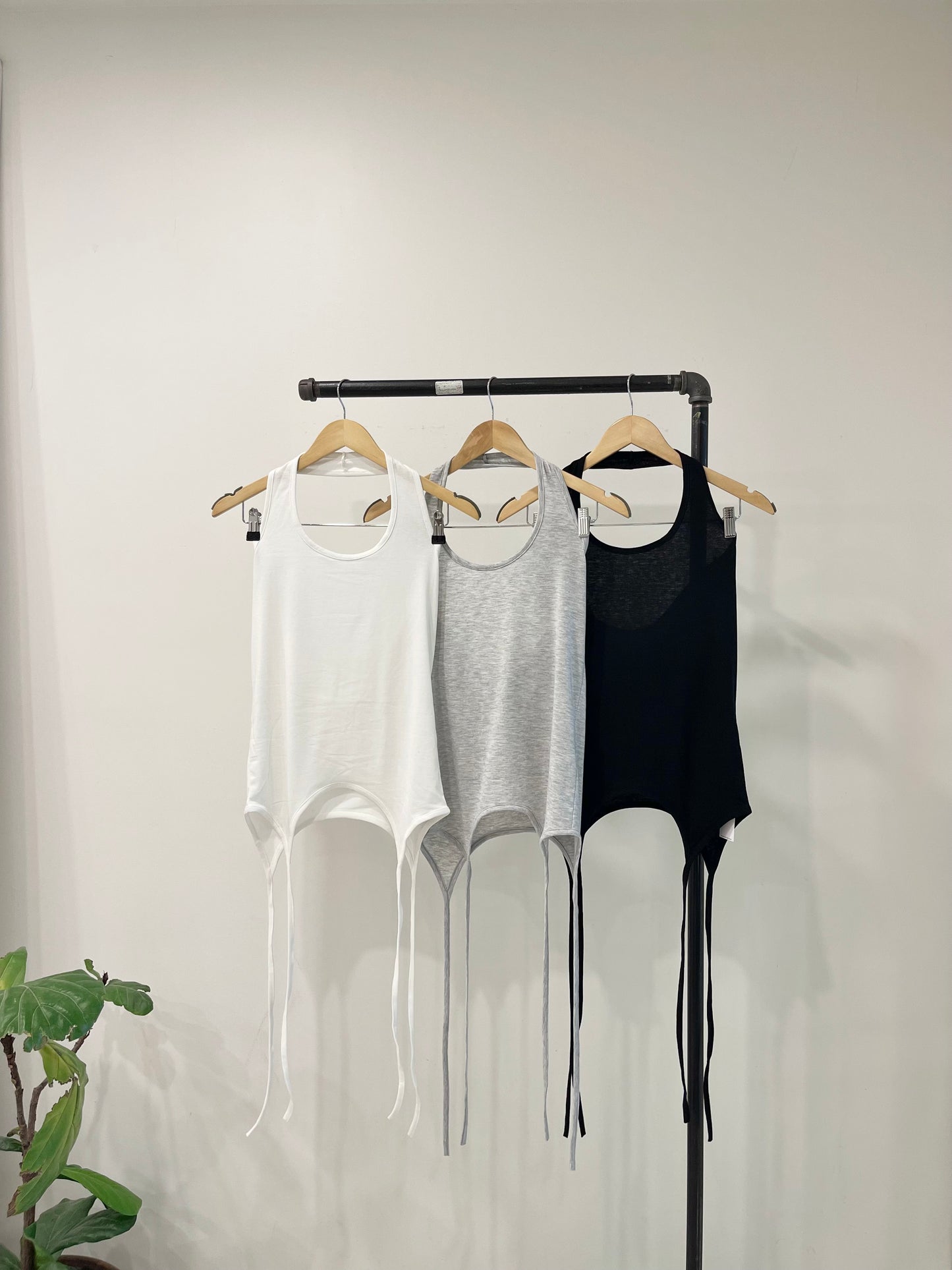 LANA Ribbon-tail halter tank