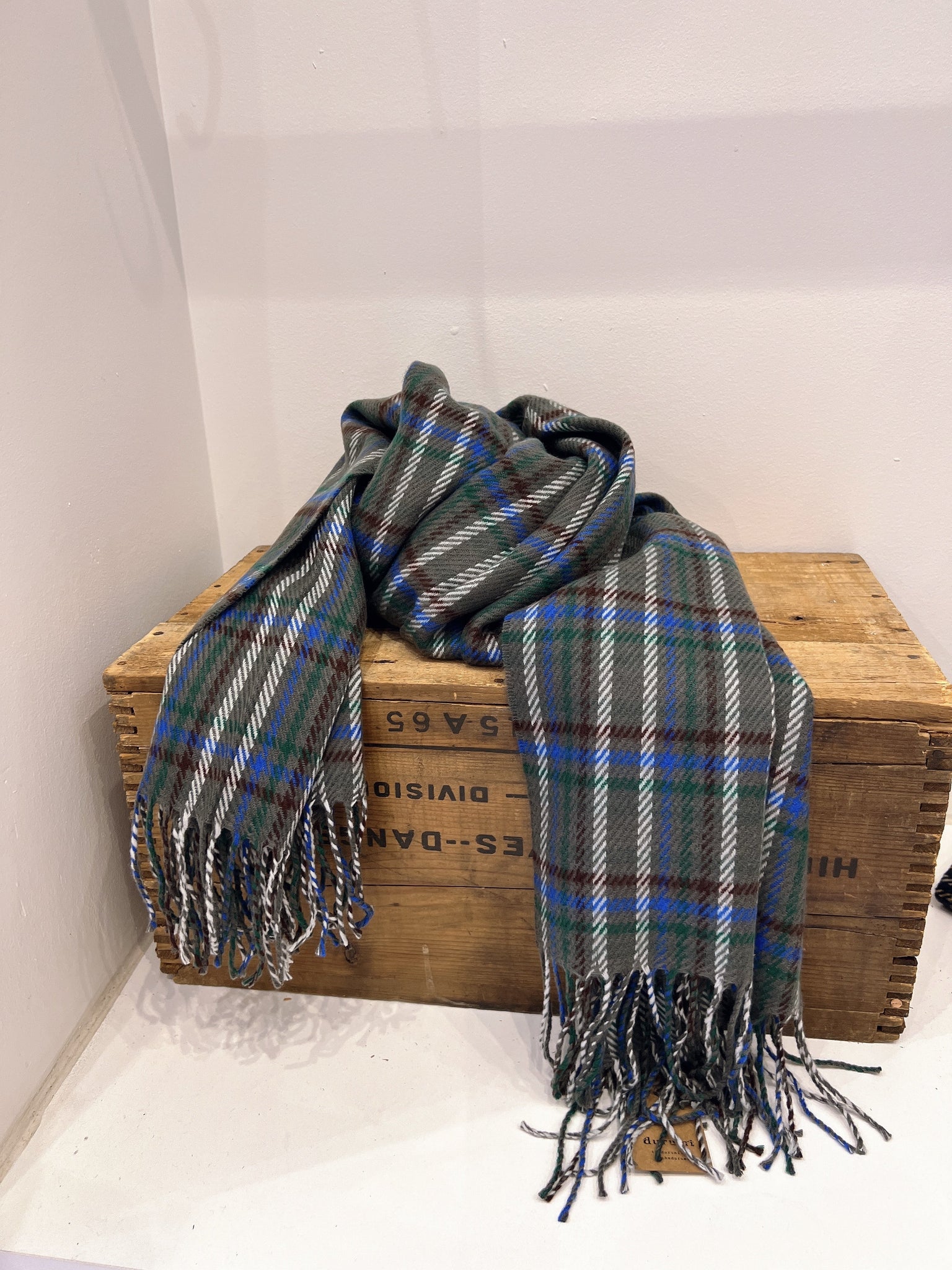 TULA Houndstooth plaid  scarf