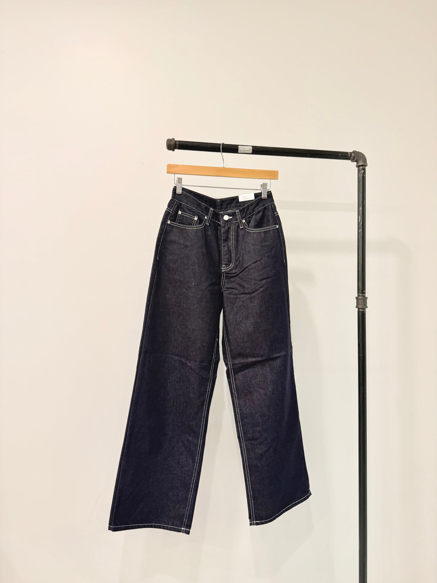 MARIA Raw denim jeans