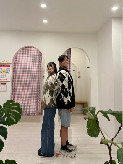 TOHO Argyle zip-up sweater