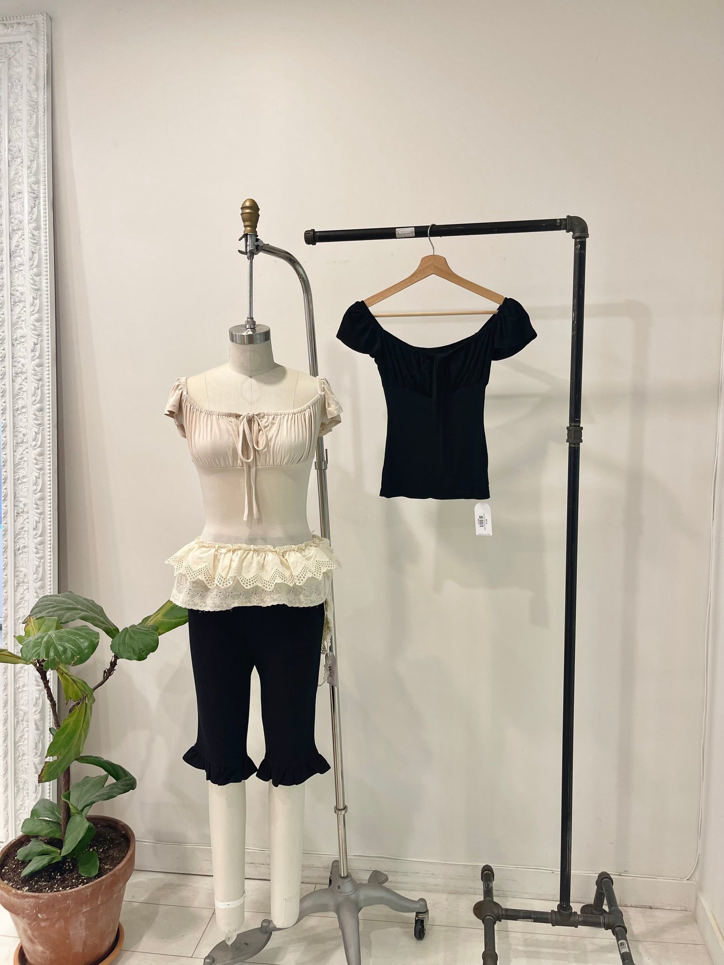 NOA Front tie frill top