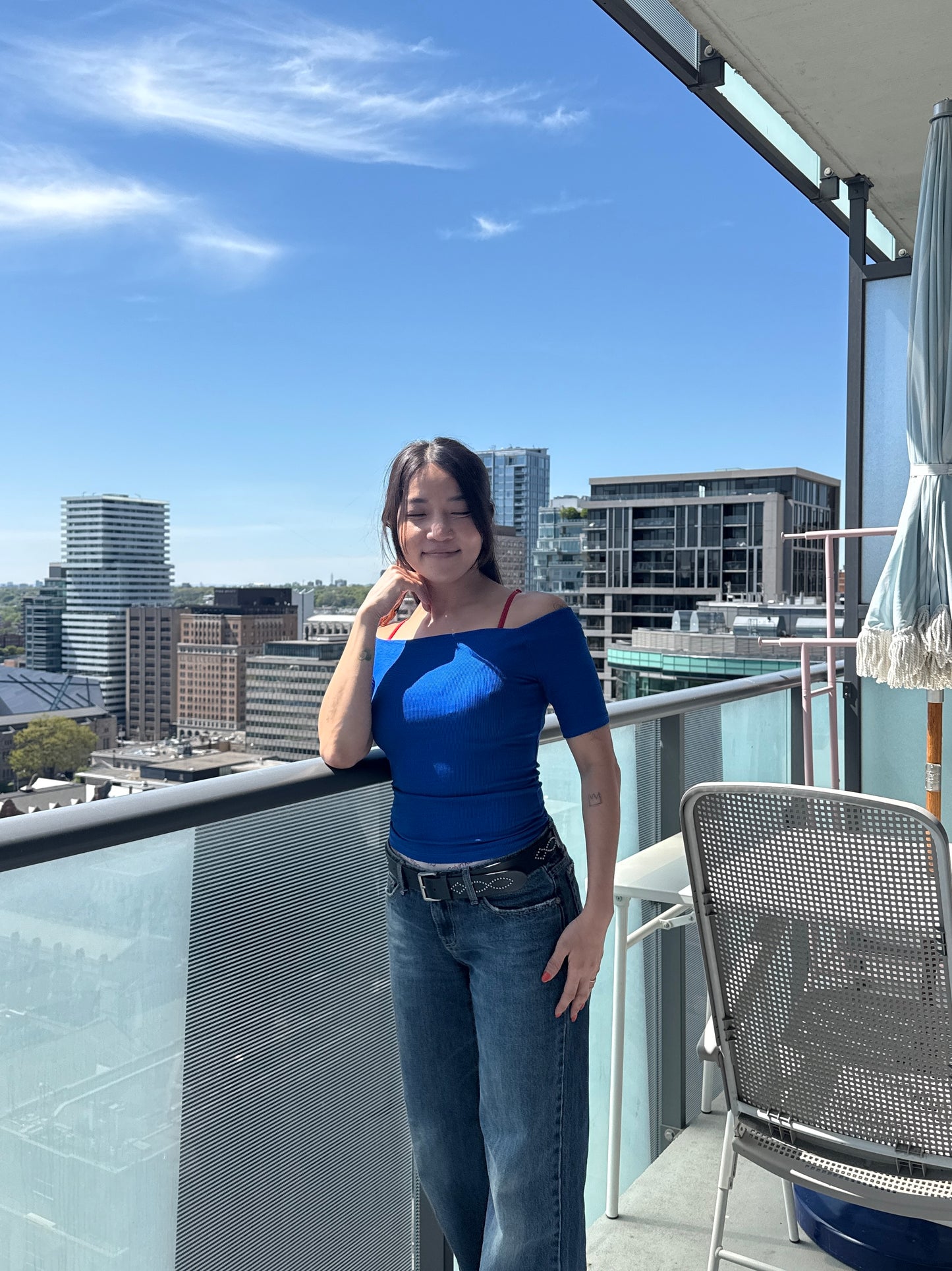 REESE Off-shoulder top