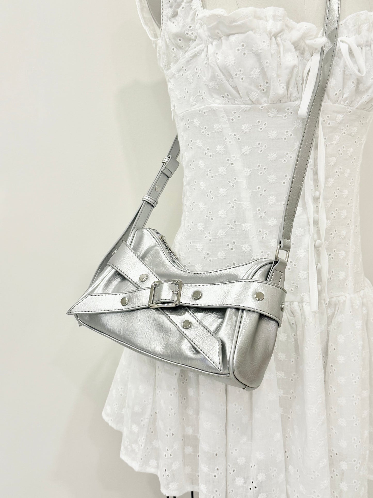 PLUS Silver belted purse