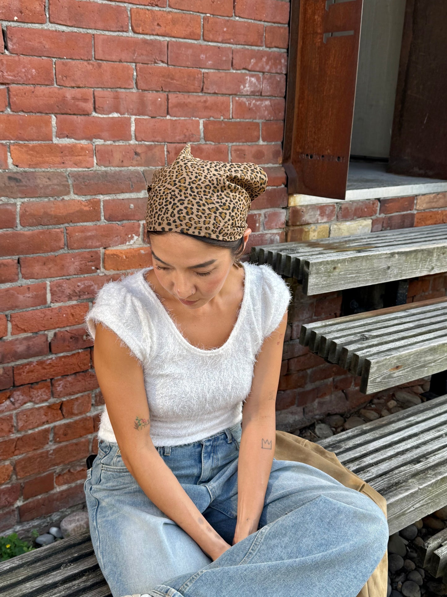 MAAM Cheetah triangle scarf