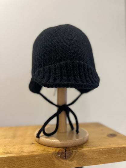 TEEMA Knit hat with ties