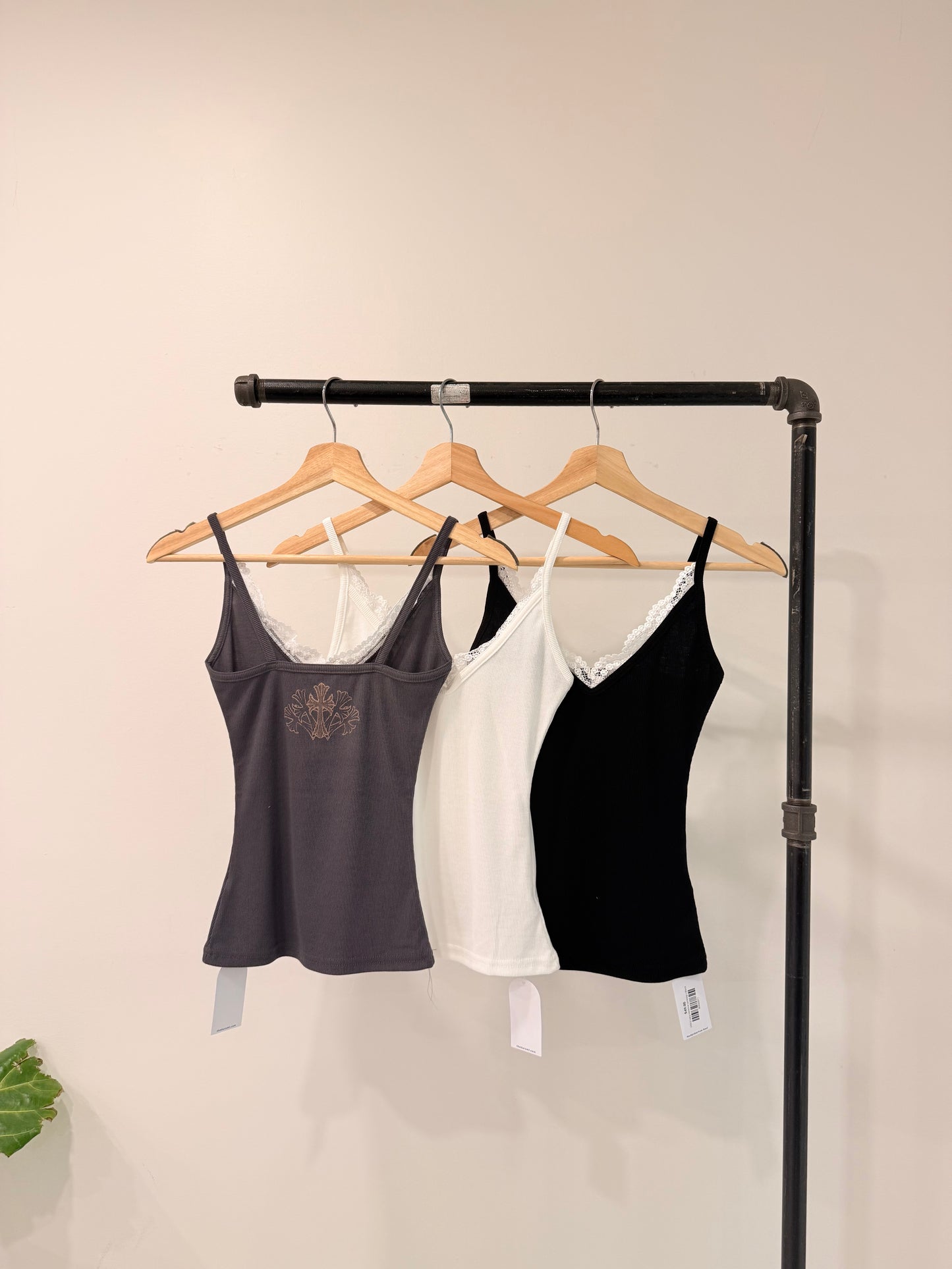 COLE Lacy neckline tanktop