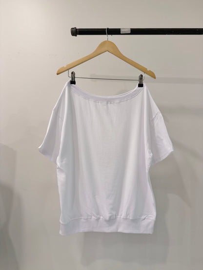 NOVA Off-shoulder tee