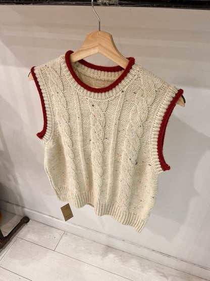 GAROM Speckled cable-knit vest