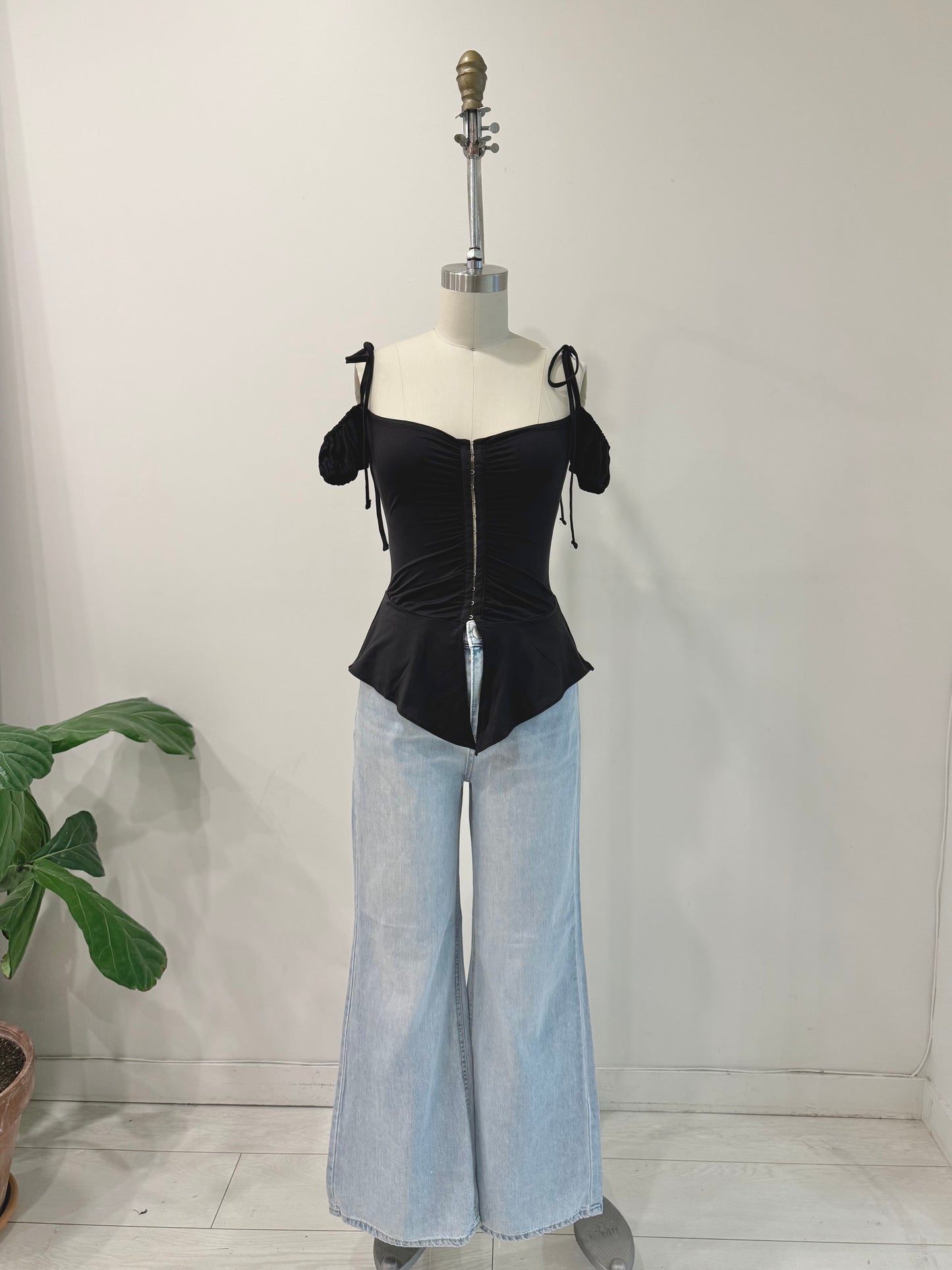 HALO Light washed jeans