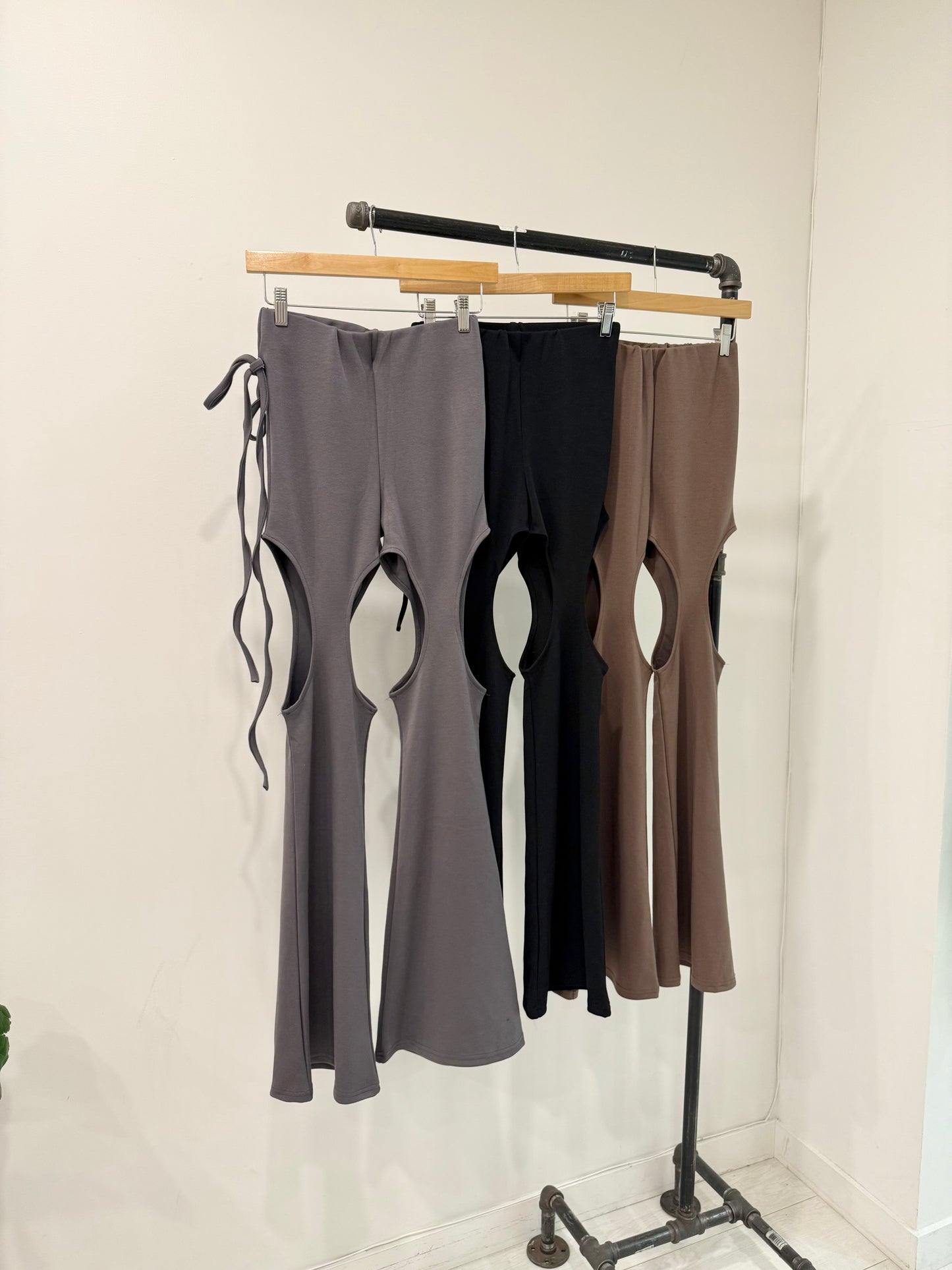 JAMAN Cutout pants
