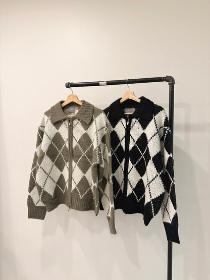 TOHO Argyle zip-up sweater