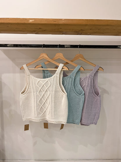 MOVE Cable knit vest