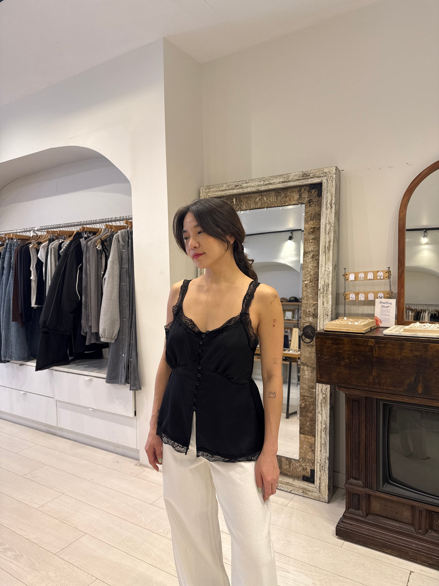 MELLO Satin lace top