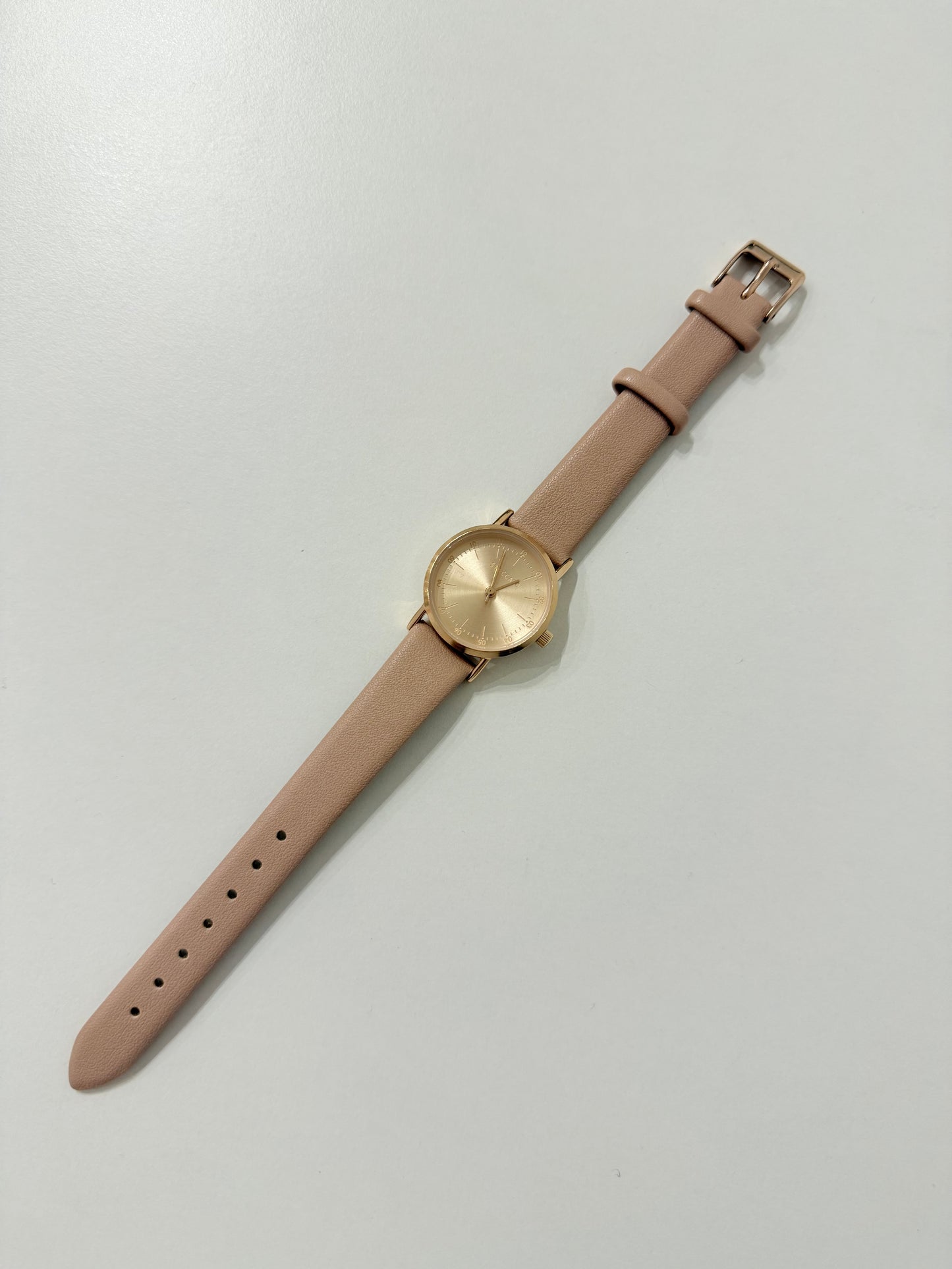 HIDDEN Leather watch