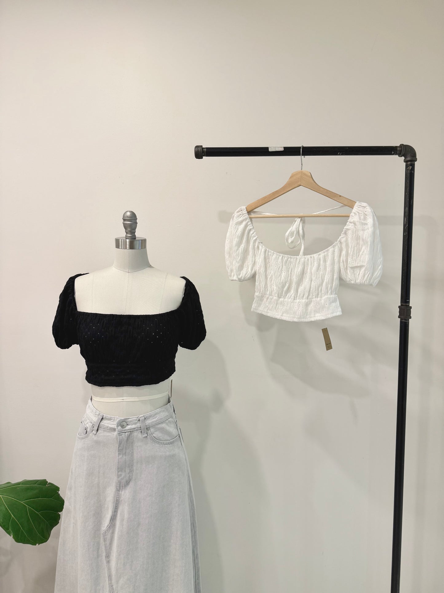 JAICO Crop eyelet top