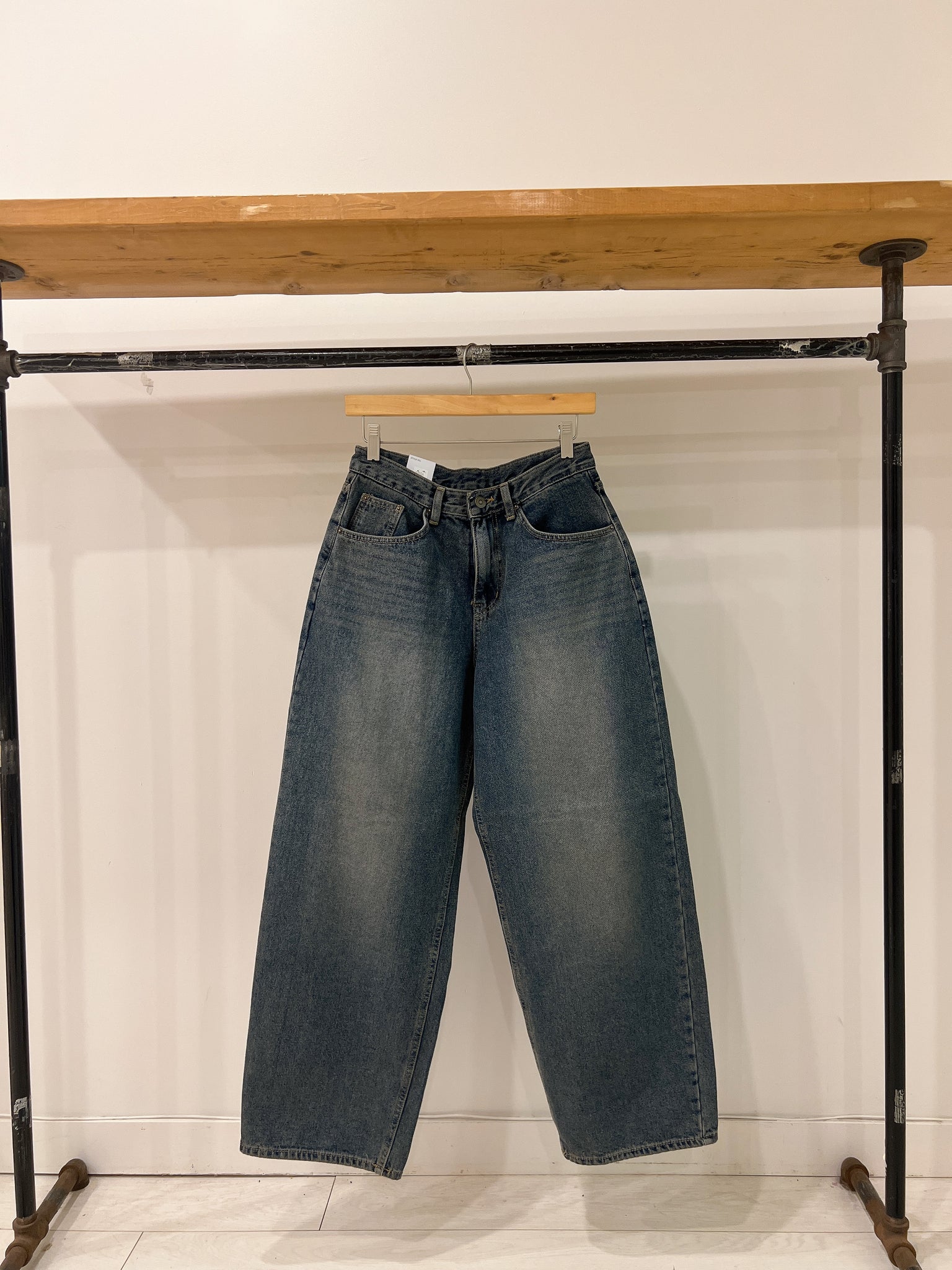 DANGO2 Wide legged jeans