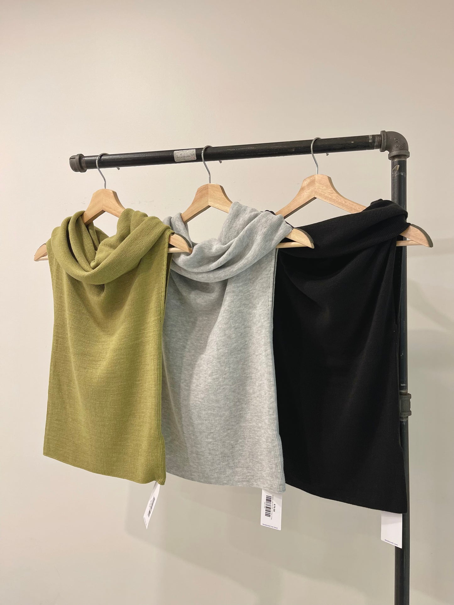 DEMIAN Off shoulder knit top