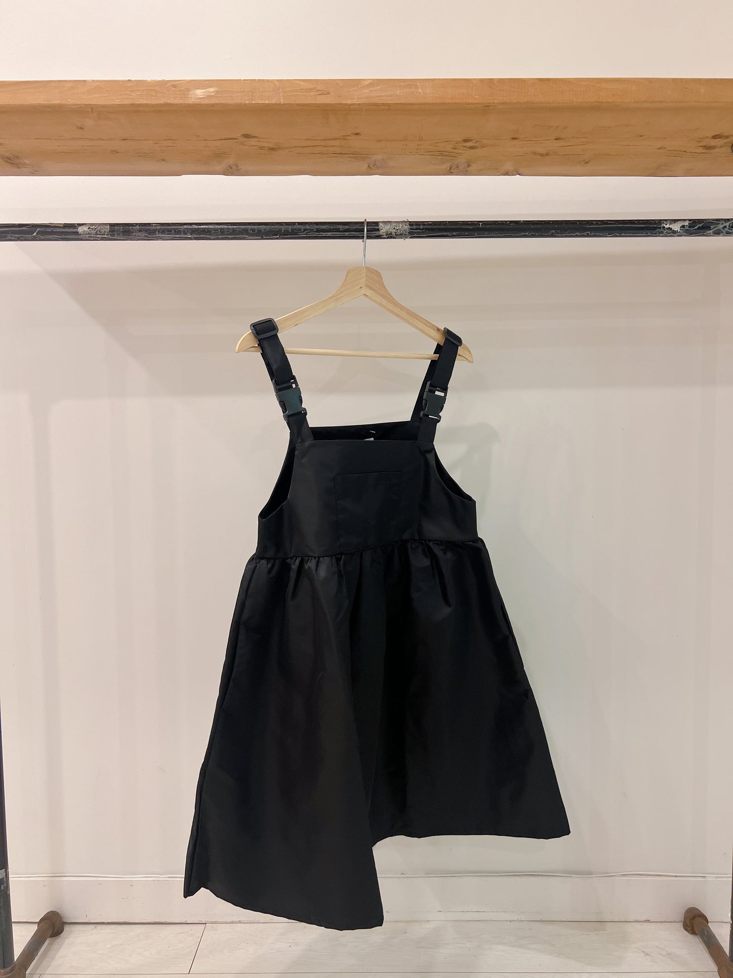 GATE  Overall buckle dress