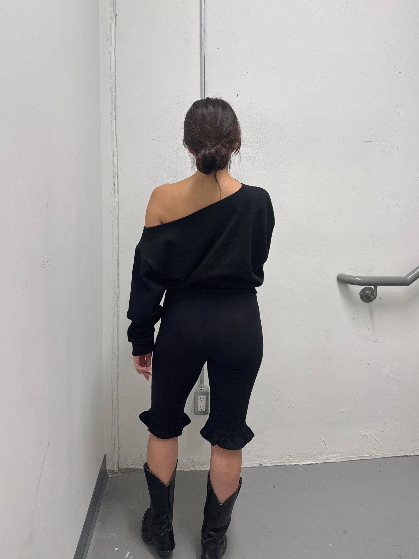 BENJI Ruffle hem capri