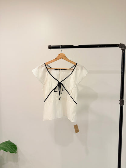 TRILL Contrast Piping top