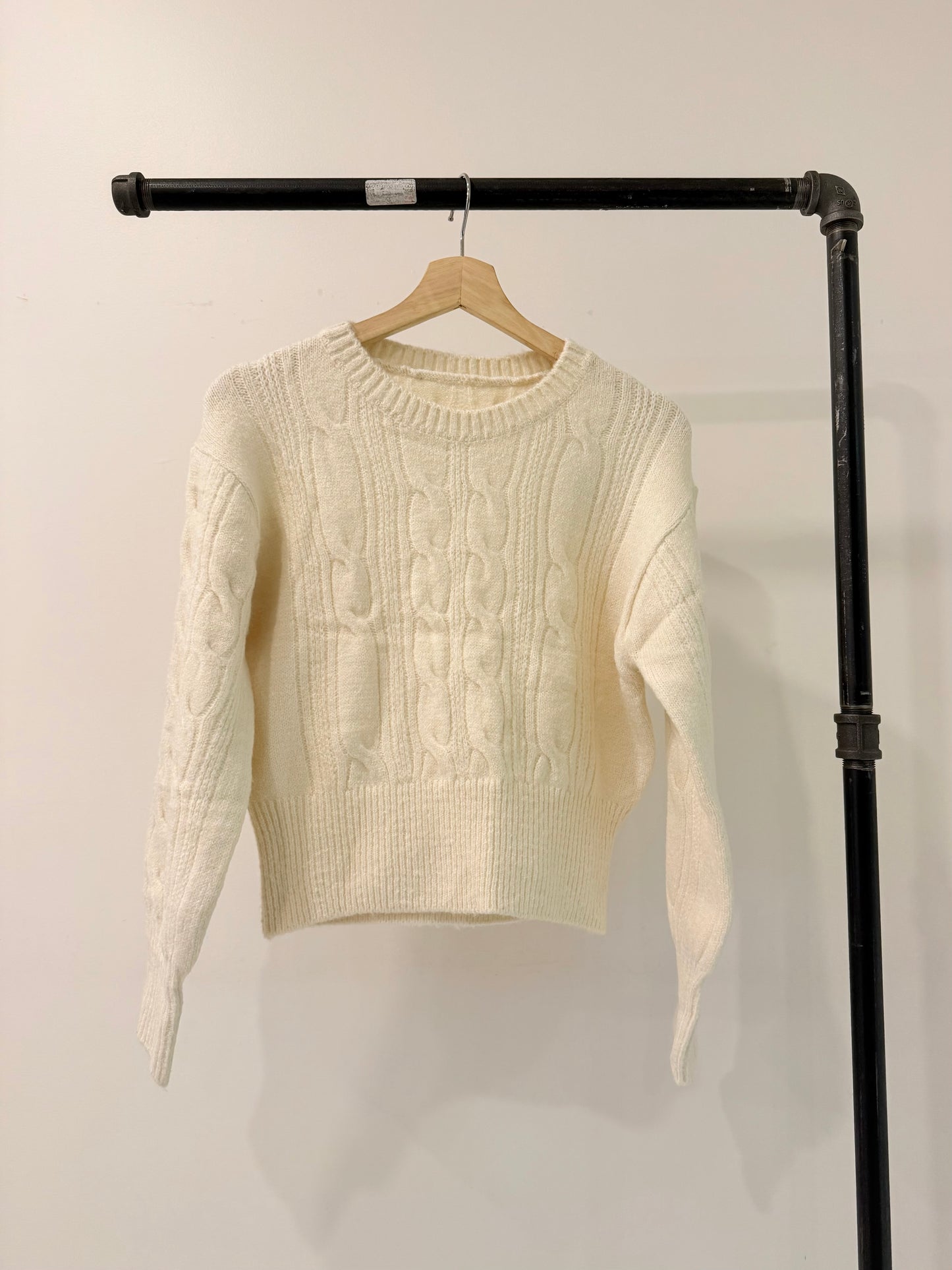 TIDE Cable-knit sweater