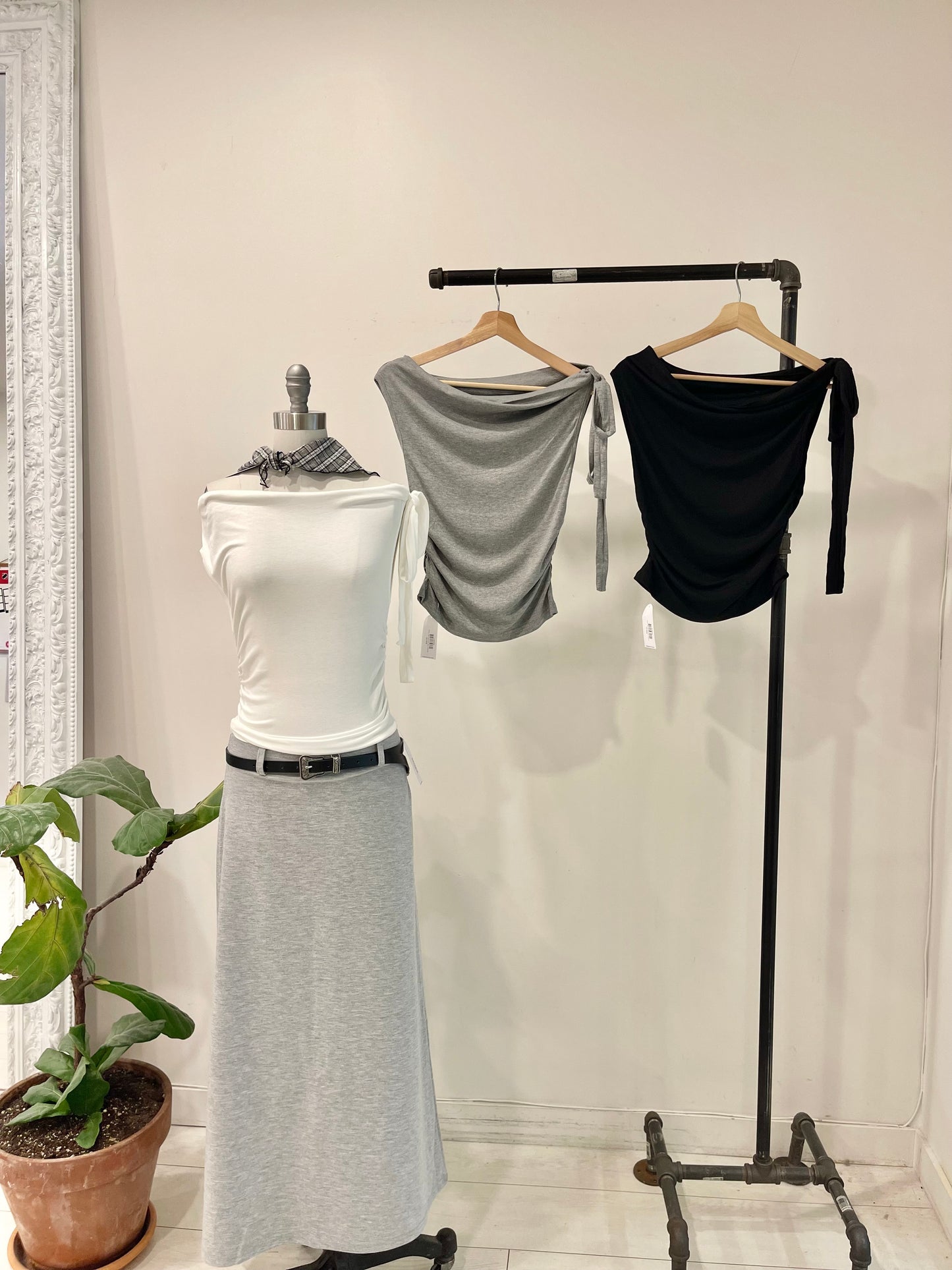 SUNNY Off shoulder top
