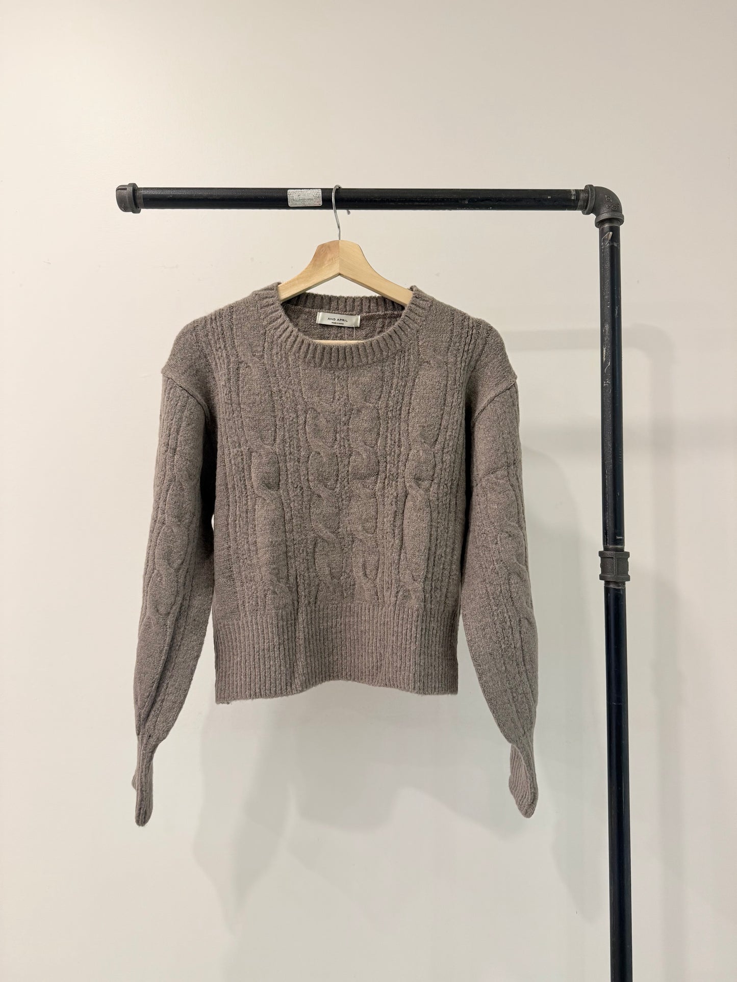 TIDE Cable-knit sweater